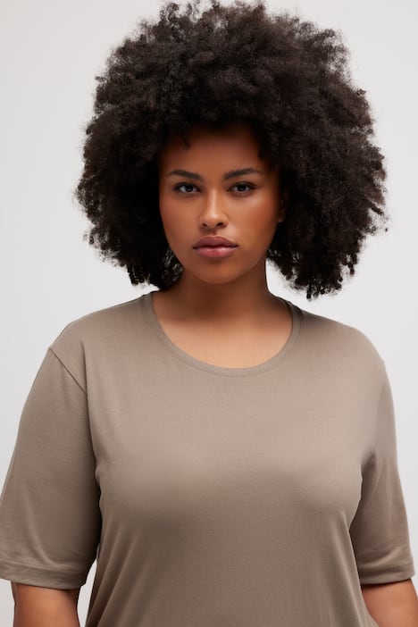 T-shirt med rund hals, ledig passform, halvlång ärm