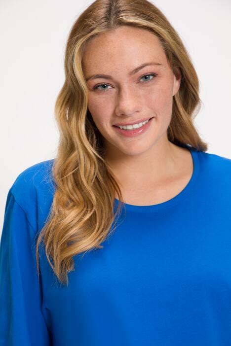 T-shirt med rund hals, ledig passform, halvlång ärm