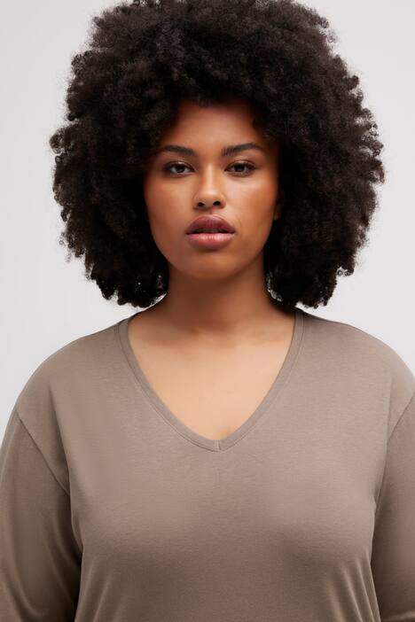 Basic V-Neck Relaxed Fit Short Sleeve Tee