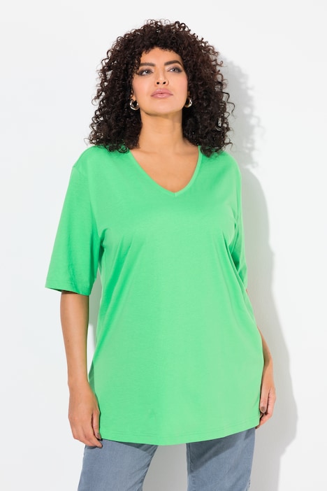 T-shirt dalle linee morbide con scollo a V e mezze maniche