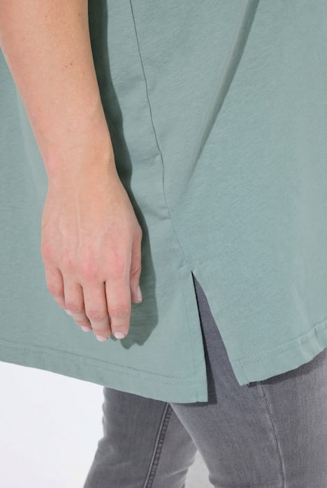 Top smanicato di cotone dalle linee morbide con scollo a V