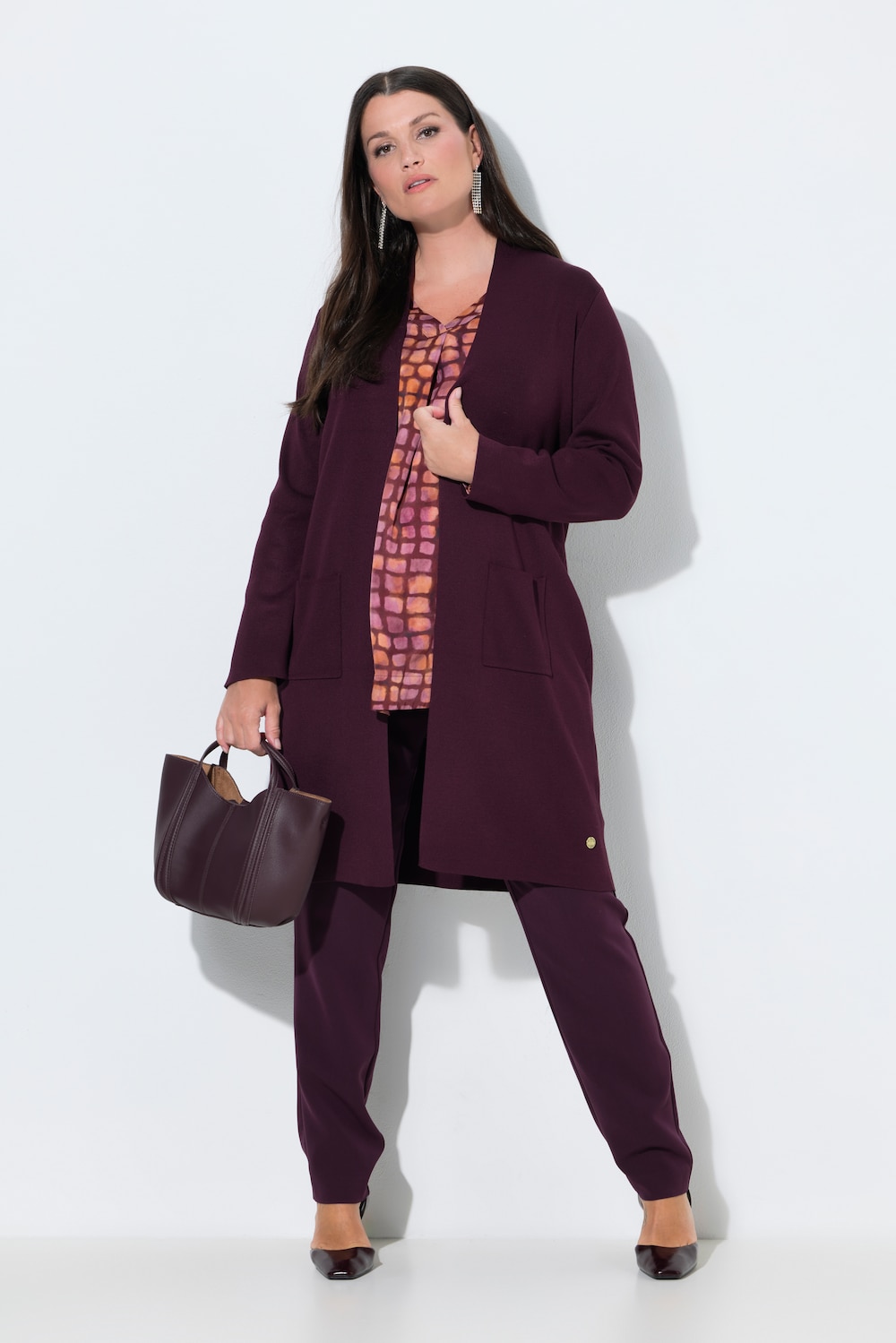 Strickjacke, lange, offene Form, Stehkragen, Langarm