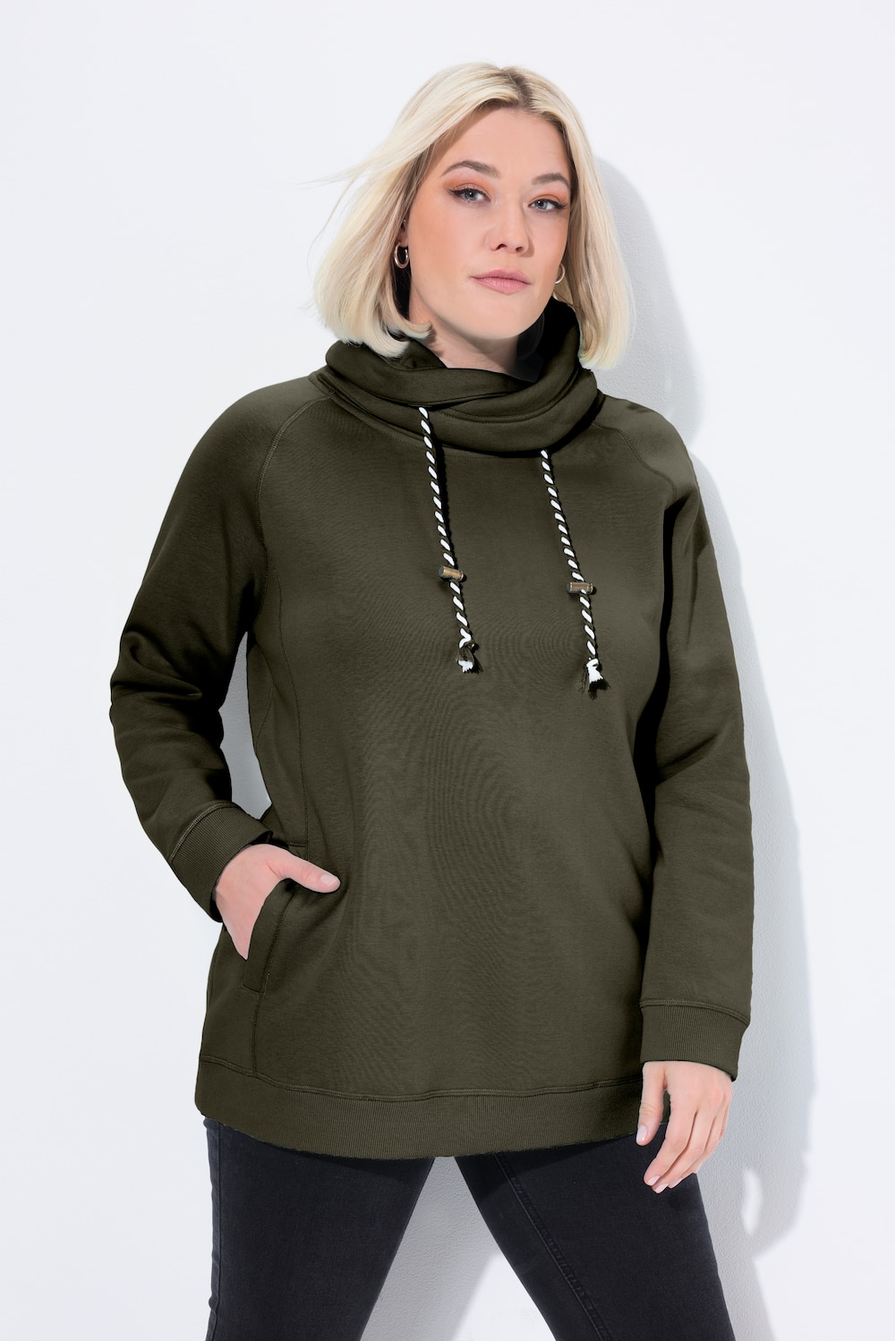 Sweatshirt, bred ståkrave, lommer og lange raglanærmer