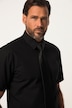 Manches courtes. Collection Business, tissu infroissable. Coupe Modern Fit.