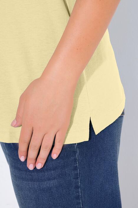 Top, dekolt w serek, klasyczny krój, bez rękawów