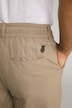 Pantalon en lin mélangé. Taille élastique. Coupe Basic Fit