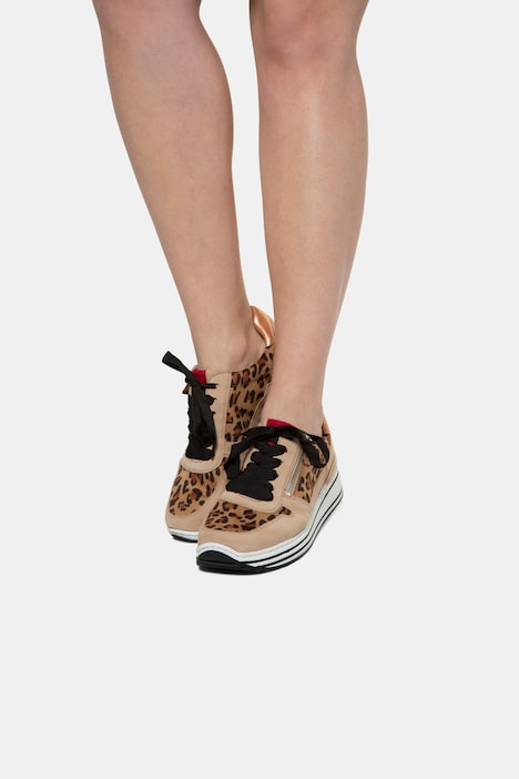 sneakers with leopard accent