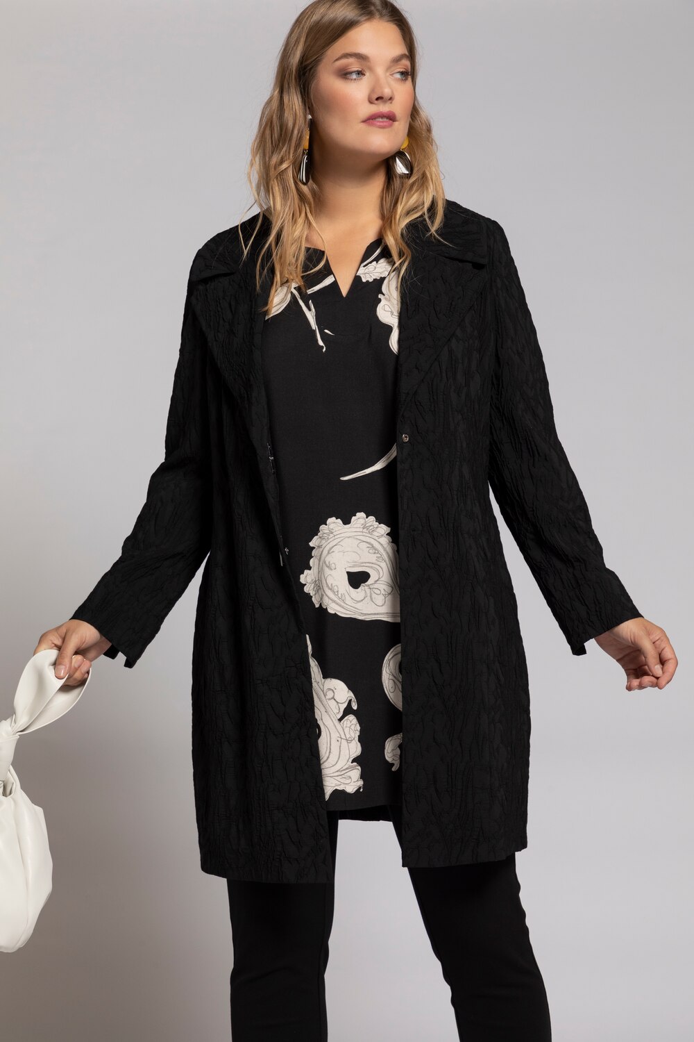 Grote Maten longline blazer, Dames, zwart, Maat: 46/48, Polyester/Viscose, Ulla Popken Grote Maten longline blazer, Dames, zwart, Maat: 46/48, Polyester/Viscose, Ulla Popken