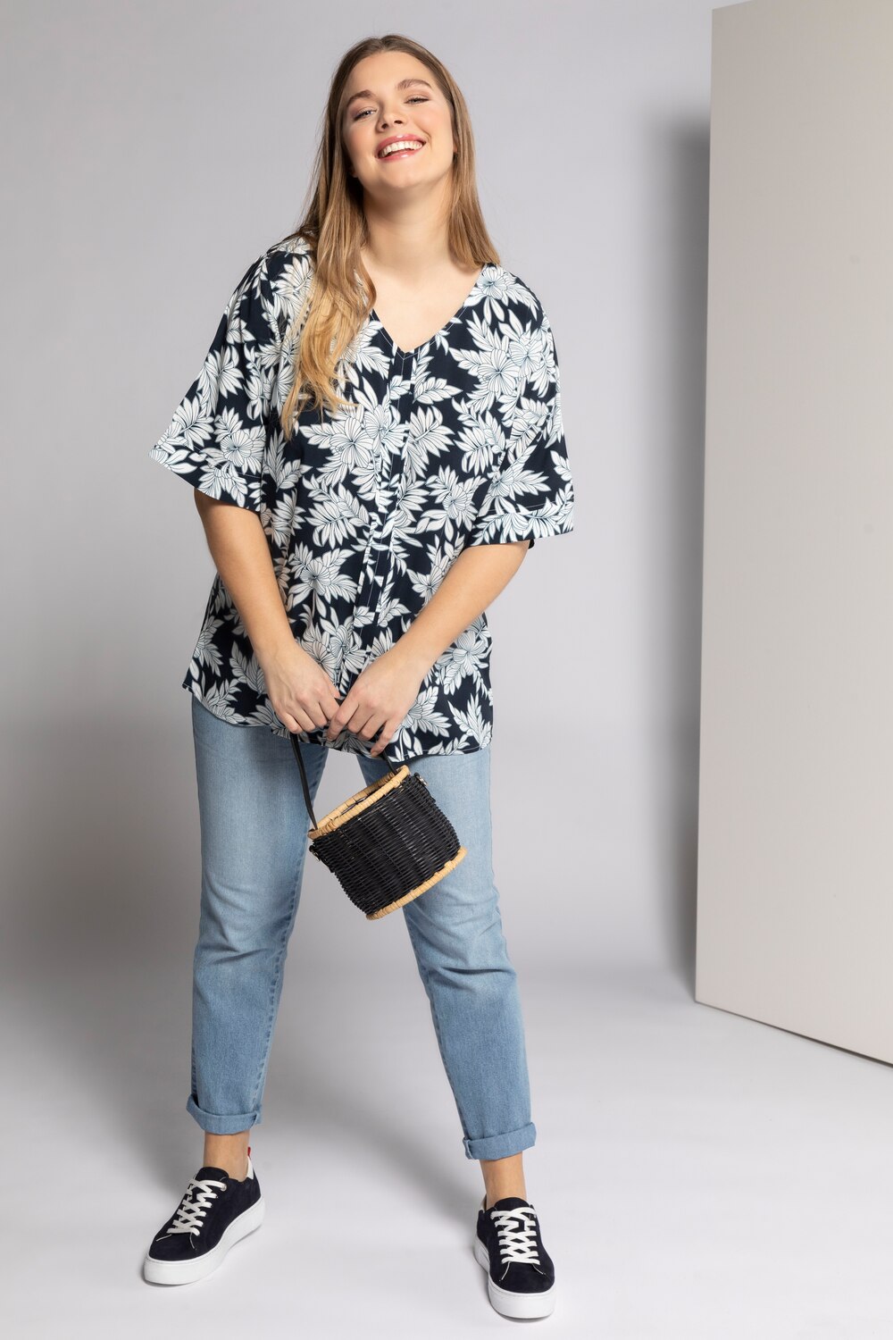Grote Maten blouse, Dames, blauw, Maat: 50/52, Viscose, Ulla Popken Grote Maten blouse, Dames, blauw, Maat: 50/52, Viscose, Ulla Popken