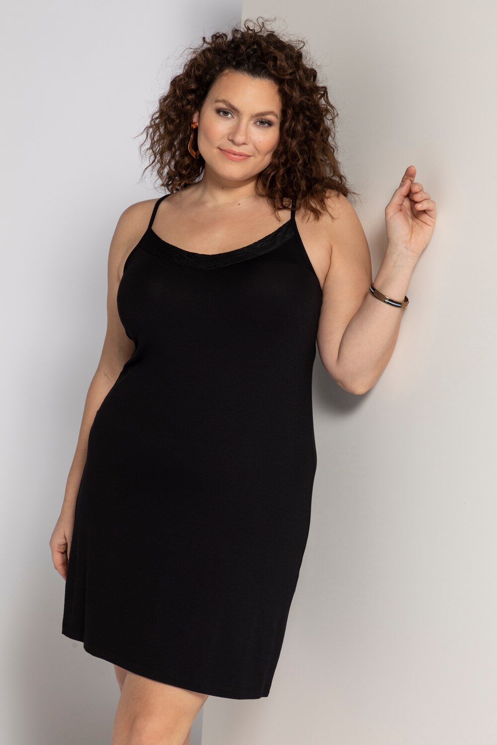 Grote Maten nachthemd V-hals, Dames, zwart, Maat: 54/56, Viscose, Ulla Popken Grote Maten nachthemd V-hals, Dames, zwart, Maat: 54/56, Viscose, Ulla Popken