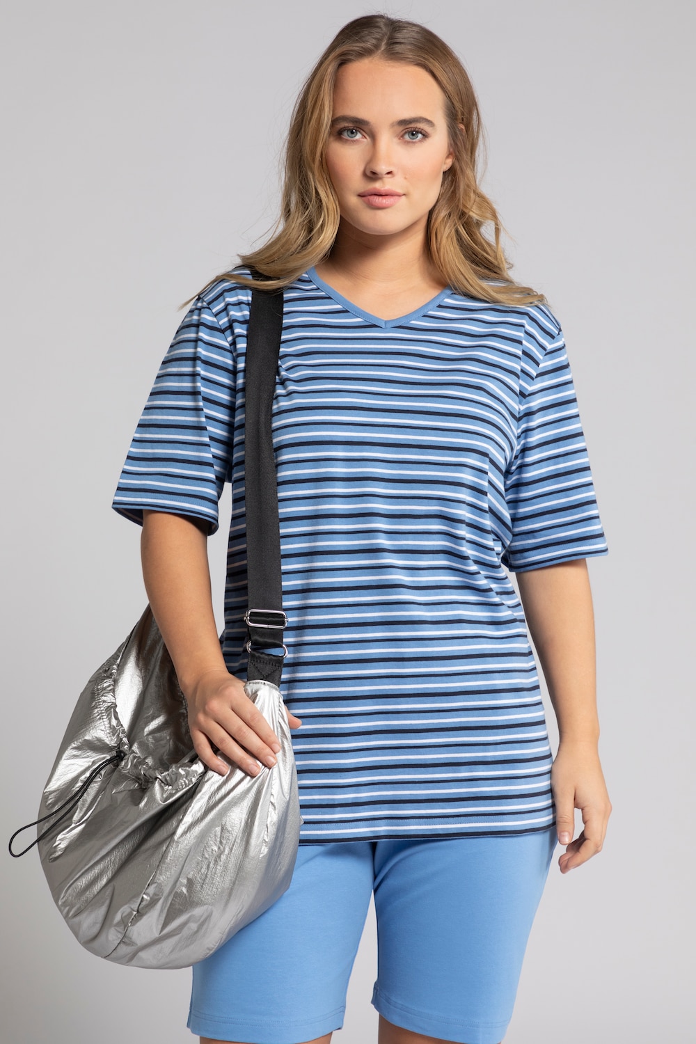 Plus Size Shadow Stripe V-Neck Short Sleeve Tee, Woman, blue, size: 16/18, cotton, Ulla Popken