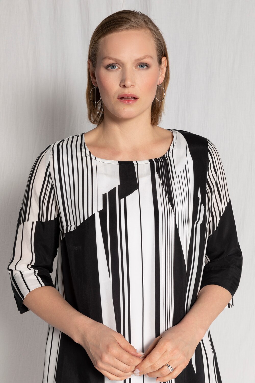Grote Maten cupro tuniek, Dames, zwart, Maat: 58/60, Synthetische vezels, Ulla Popken Grote Maten cupro tuniek, Dames, zwart, Maat: 58/60, Synthetische vezels, Ulla Popken