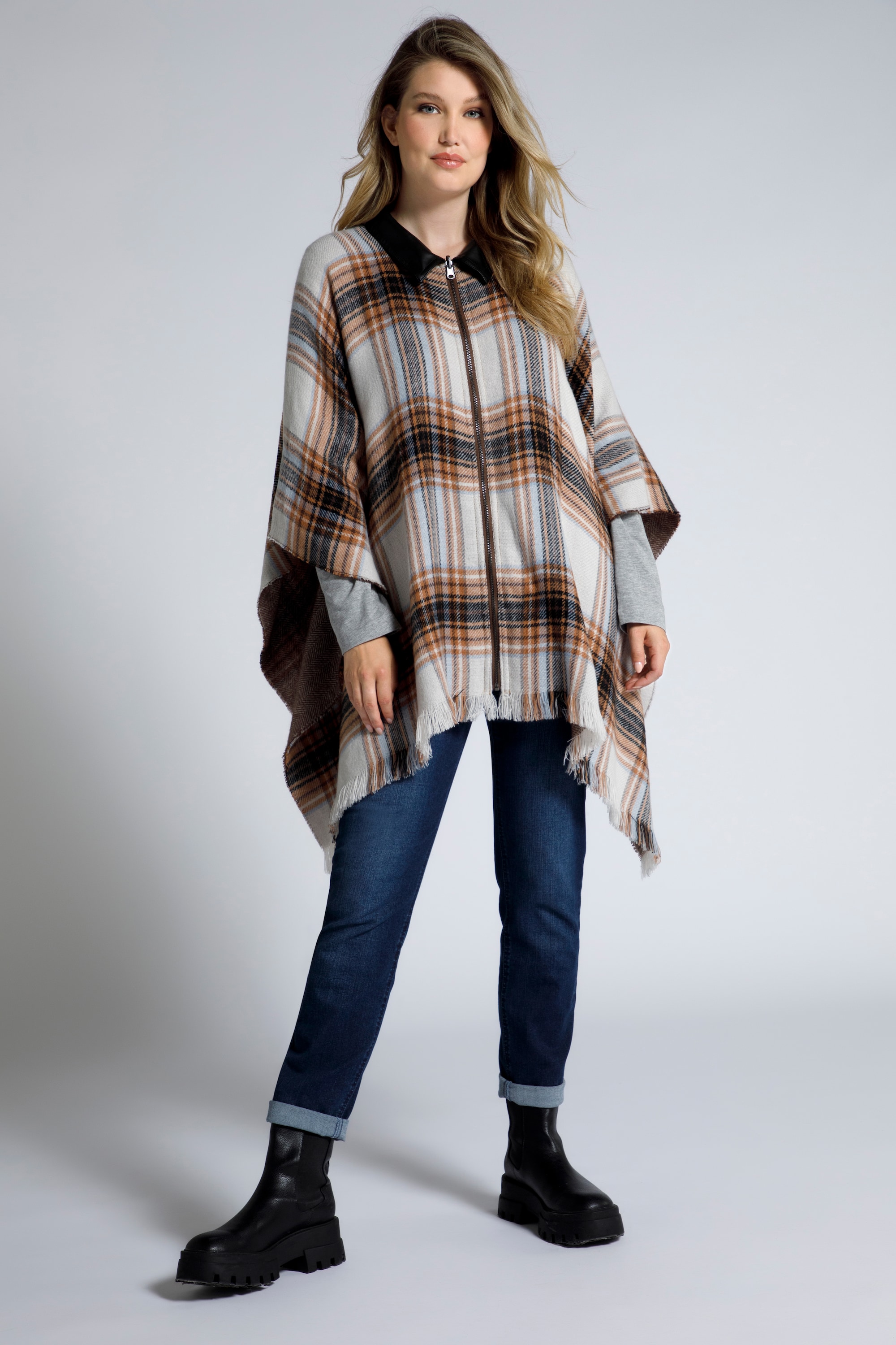 Ulla Popken Damen große Größen Cape Karo Lederoptik Kragen Oversized