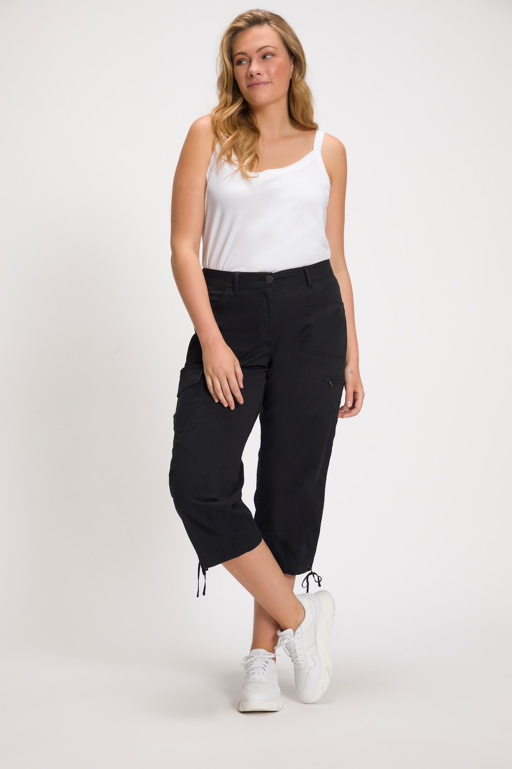 Plus Size Stretch Cotton Cargo Crop Pants, Woman, black, size: 18, cotton, Ulla Popken