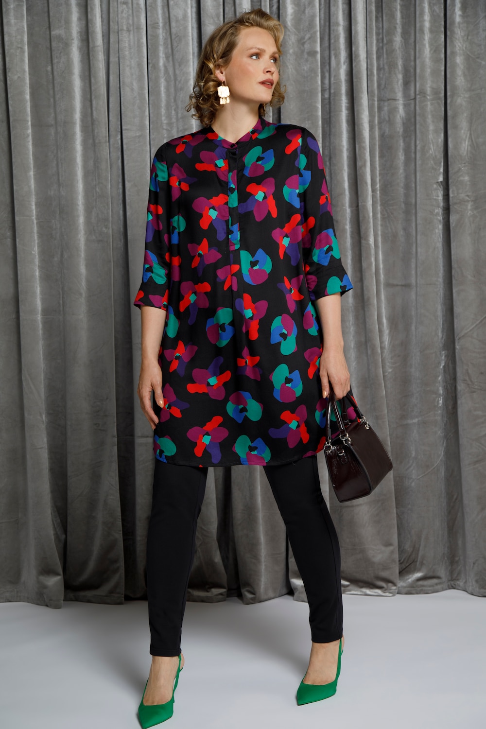 Plus Size Bright Abstract Floral Button Front Tunic Blouse, Woman, black, size: 20/22, viscose, Ulla Popken