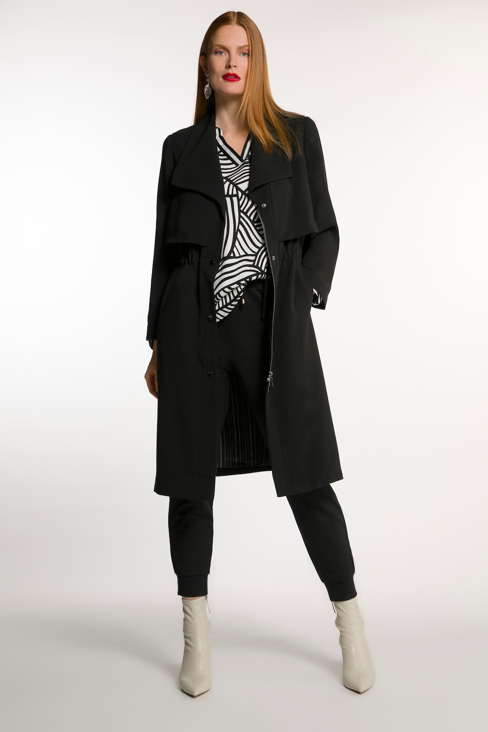 Plus Size Spade Collar Zip Front Lightweight Coat, Woman, black, size: 16/18, artificial silk/polyester, Ulla Popken