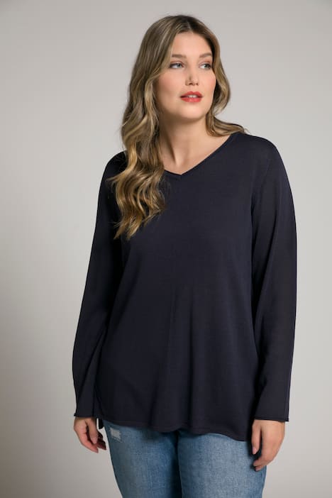 Pulower z ozdobnymi szwami