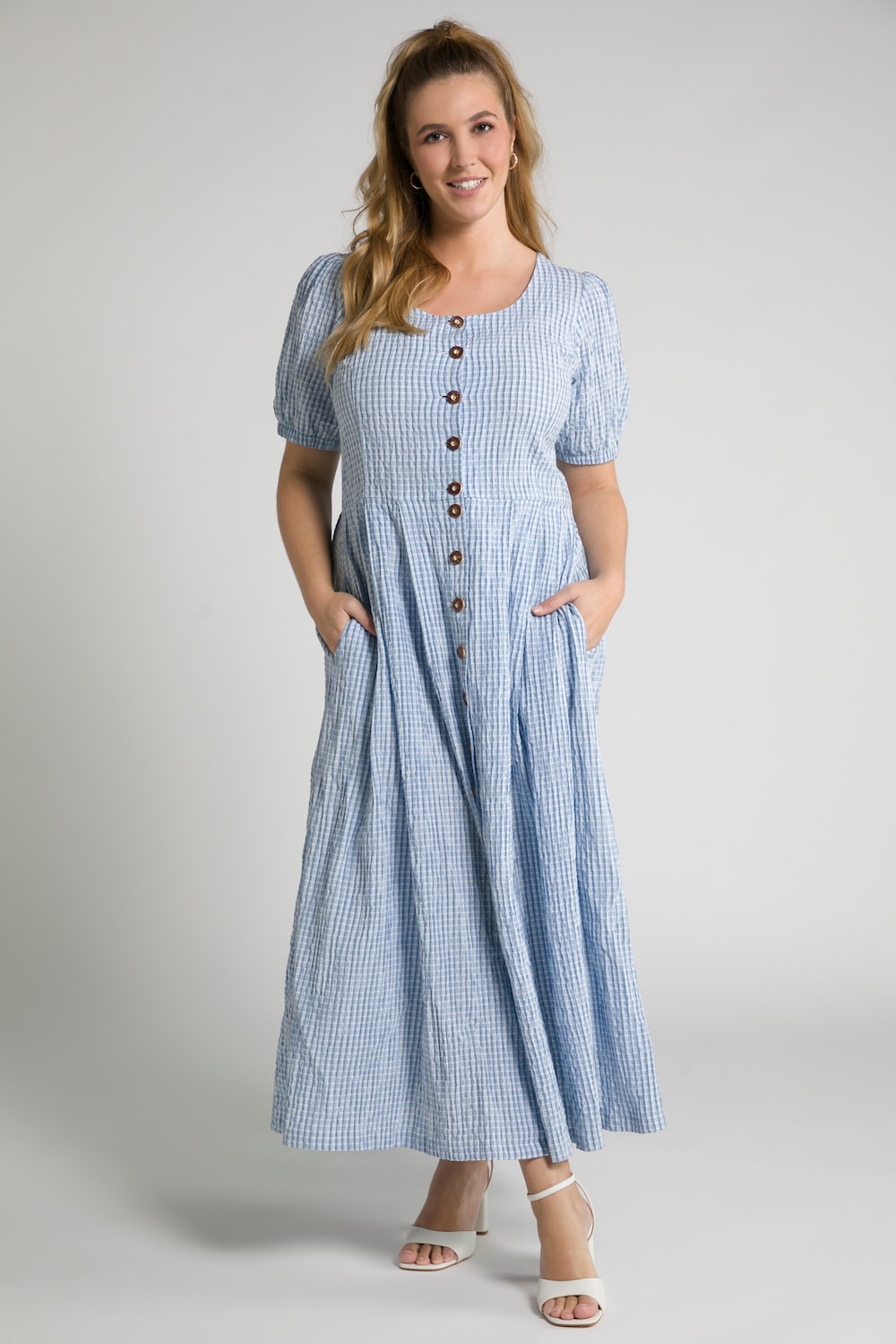 Plus Size Gingham Check Button Front Seersucker Maxi Dress, Woman, blue, size: 18, cotton/polyester/viscose, Ulla Popken