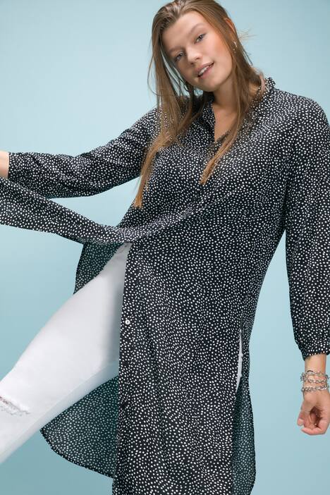 D�uga bluzka, grochy, d�ugi r�kaw, ko�nierzyk koszulowy, boczne rozci�cia