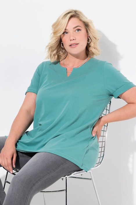 Essential Notch Neck Stretch Tee