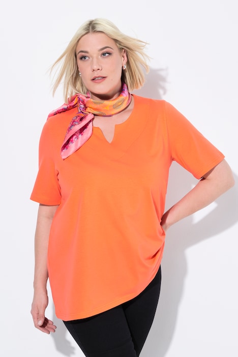 Essential Notch Neck Stretch Tee