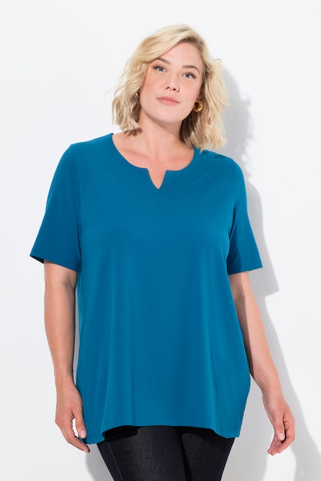 Essential Notch Neck Stretch Tee