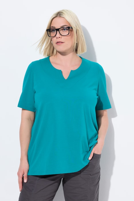 Essential Notch Neck Stretch Tee