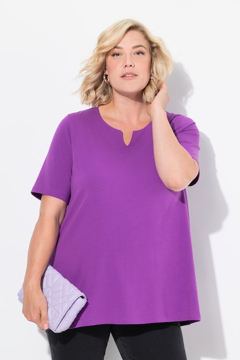 Essential Notch Neck Stretch Tee