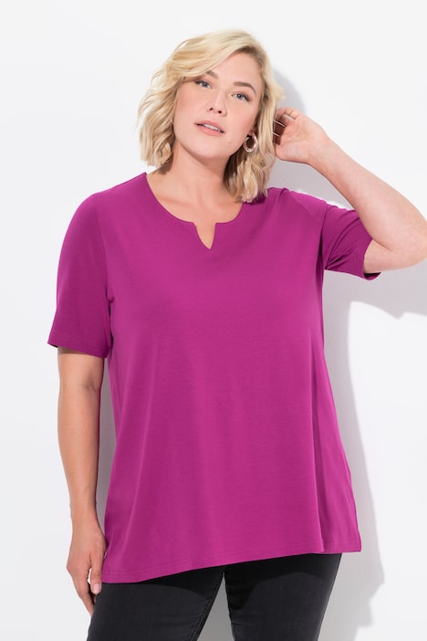 Essential Notch Neck Stretch Tee