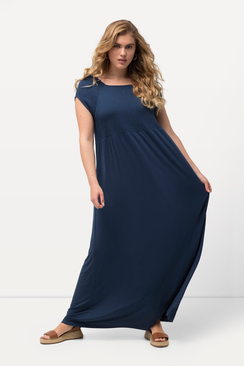 Kleid, A-Linie, gesmokt, Carré-Ausschnitt, Halbarm