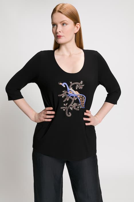 T-shirt z wyszywanym pawiem, dekolt w szpic, rękaw 3/4