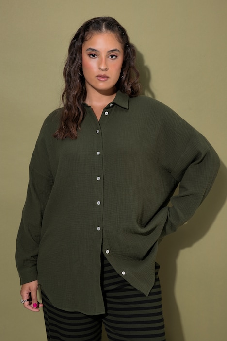 Chemisier en mousseline, oversize. Col classique, manches longues