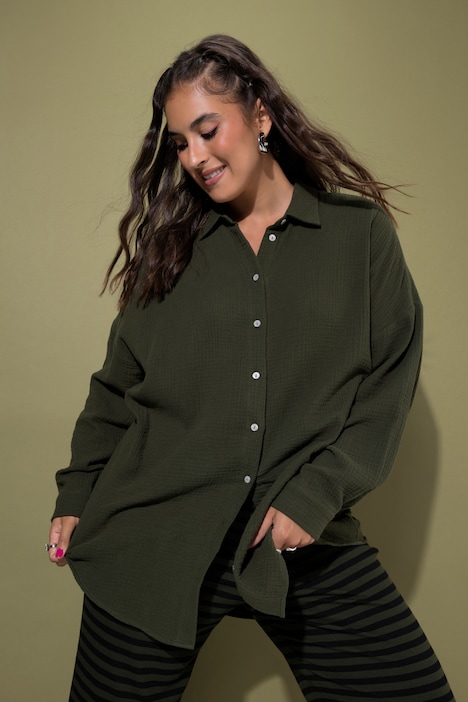 Chemisier en mousseline, oversize. Col classique, manches longues