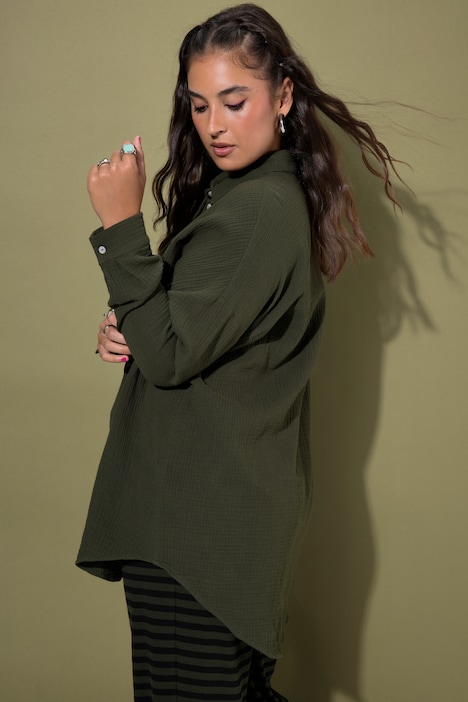 Chemisier en mousseline, oversize. Col classique, manches longues