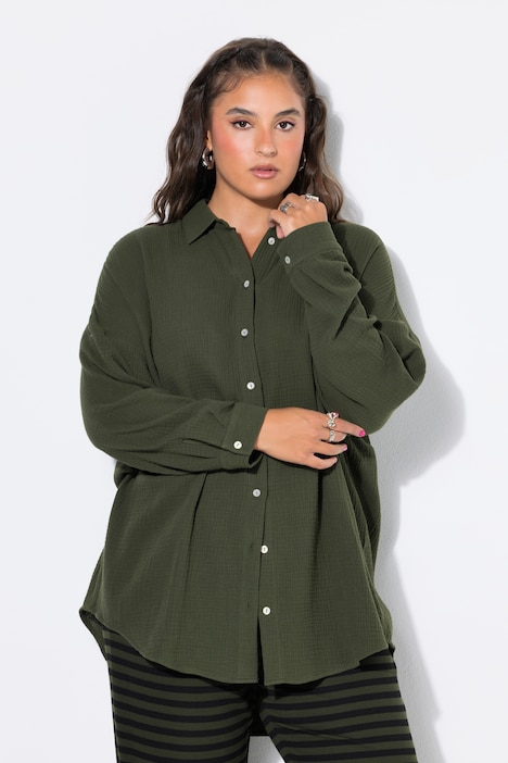Chemisier en mousseline, oversize. Col classique, manches longues