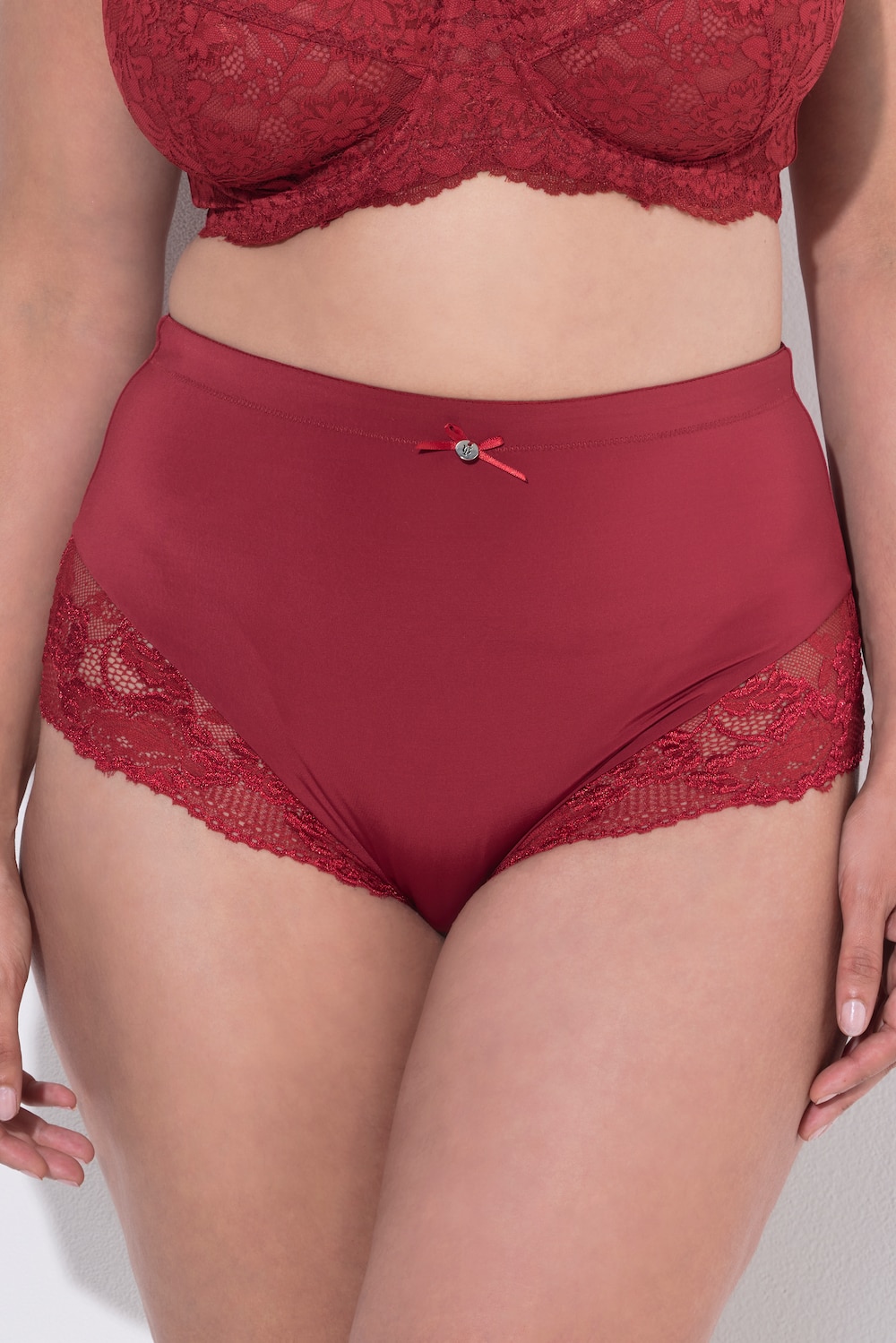 Midislip, transparente Spitze, hinten gerafft