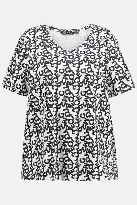 T-shirt, wzór w napisy, linia litery A, dekolt w szpic, krótki rękaw