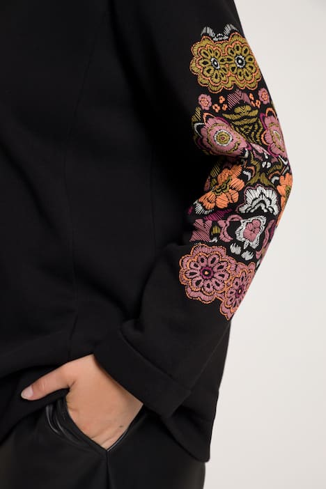 Bluza, kwiaty, kaptur, ozdobne szwy, długi rękaw