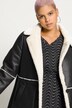 Cappotto invernale effetto shearling dal taglio svasato con similpelle, pelliccia sintetica e revers