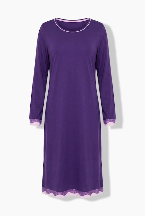 Chemise de nuit oversized, avec dentelle. Col rond et manches longues.