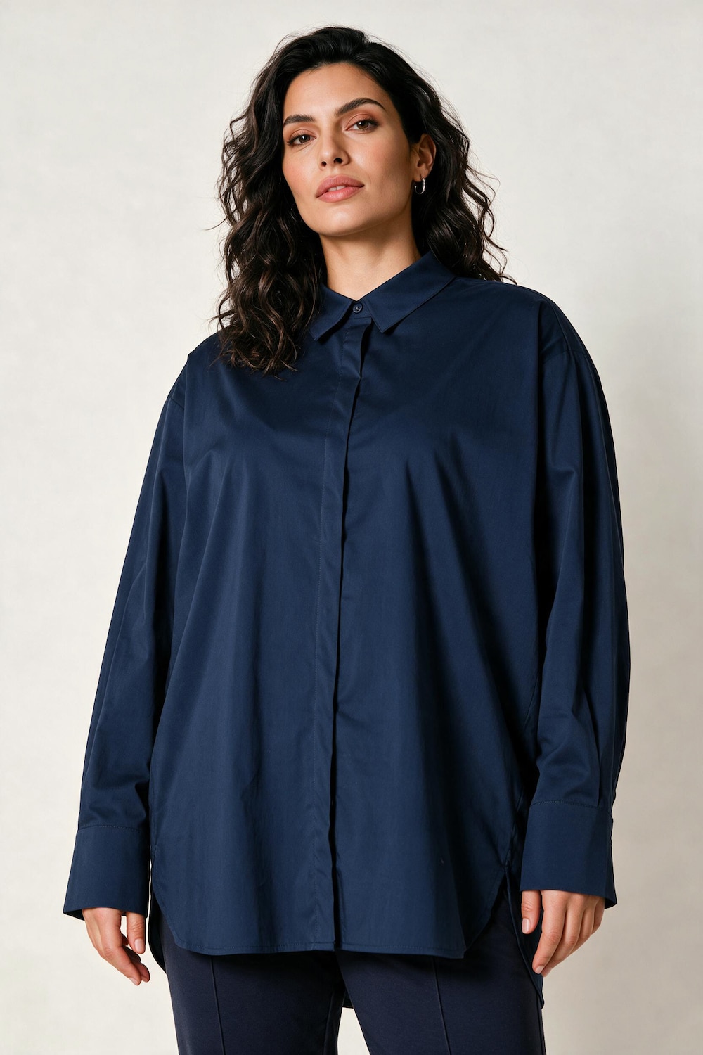 Skjortebluse, oversize med lange ærmer