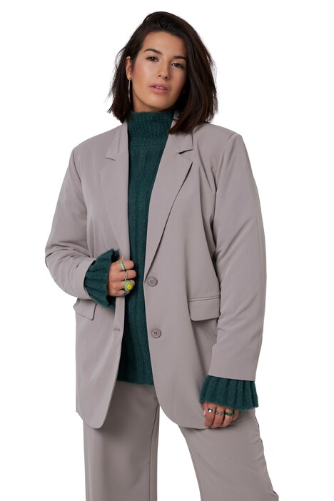 Oversize blejzr, klopy, dlouhé rukávy