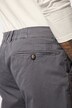 Bermuda chino con taglio speciale per l'addome e vestibilità normale, fino alla tg. 36/72