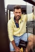 Gilet en molleton avec col montant. Délavage vintage. Imprimé.
