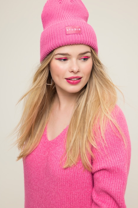 Beanie unisex in maglia a costine con applicazione