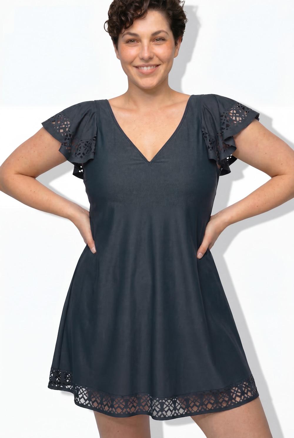 Badekleid, Flügelärmel, Softschalen, Lasercut-Muster, Bügel