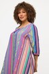Caftan silhouette en A. Motif ethnique. Col tunisien, manches 3/4.