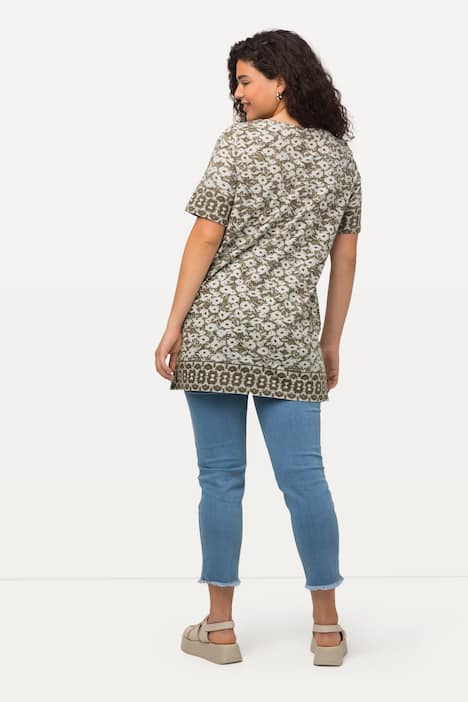 T-shirt, wzór, krój trapezowy, okrągły dekolt, ozdobne tasiemki, rękaw 1/2