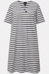 Robe trapèze longueur midi à rayures. Décolleté en V et manches courtes.