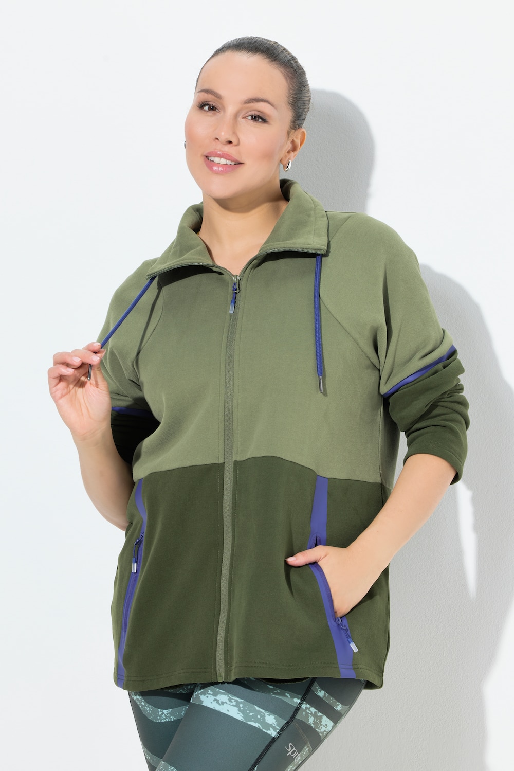 Sweatjacke, zweifarbig, Stehkragen, Reißverschlusstaschen